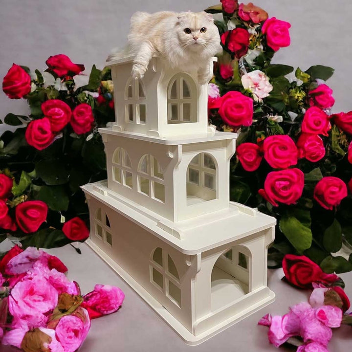 ゴージャスなお城型の猫家具【キャットホワイトキャッスル3階建て】のご紹介です。