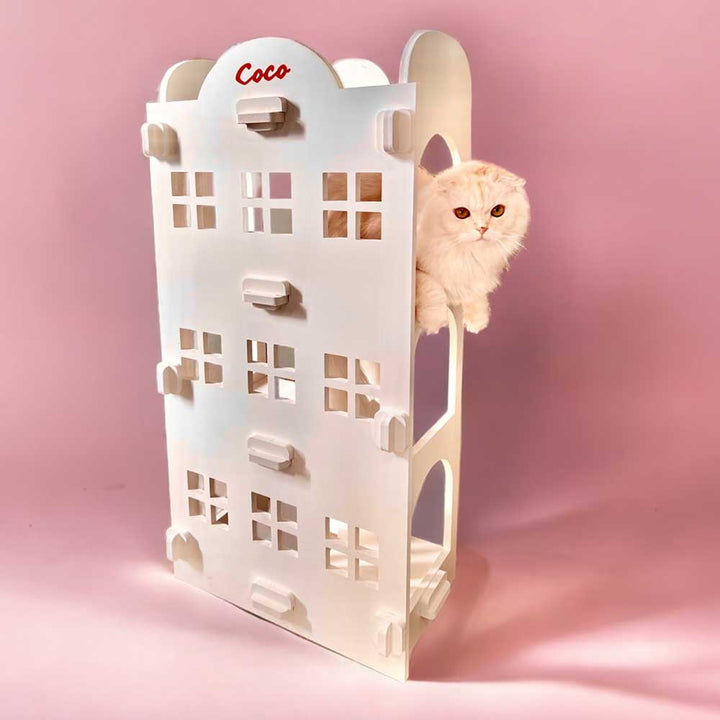 ユニークな建物型の猫家具【キャットアパートメント】のご紹介です。