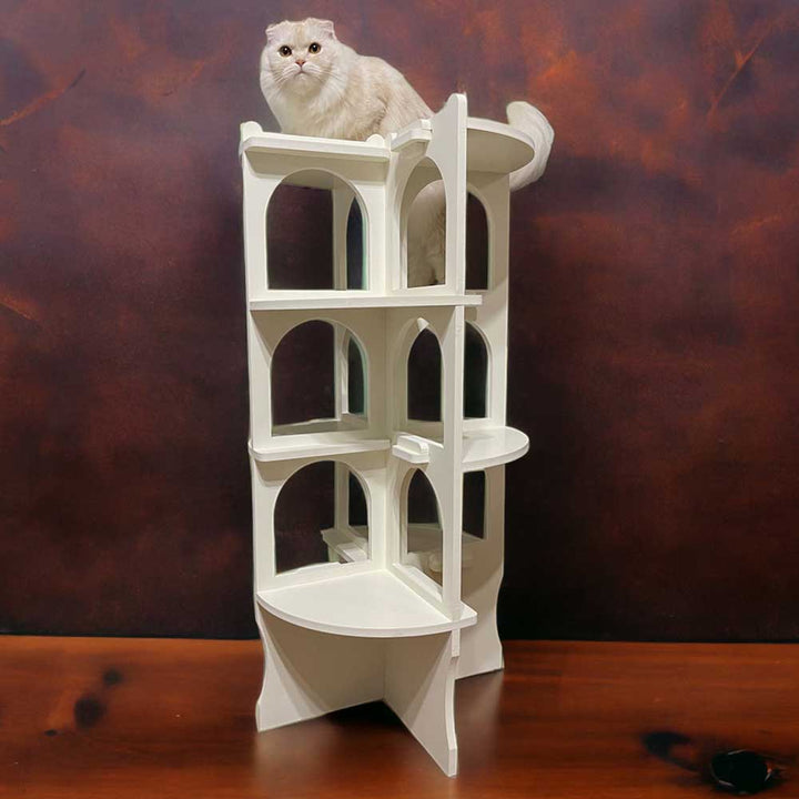 個性的な螺旋階段型の猫家具【キャットコロッセオ】のご紹介です。